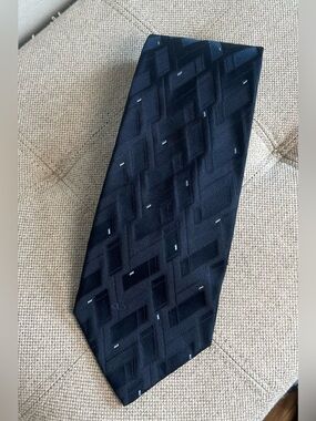 Valentino Garavani 100% Silk Navy Geometric Necktie Made In Italy Original